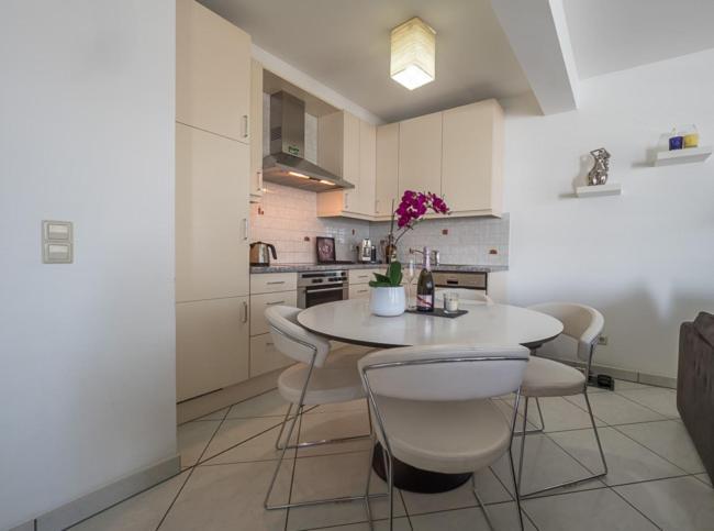Luxury Penthouse Apartment With 3 Balconies -2 Bedrooms -Petrus View & Parking Luxemburg Exteriör bild