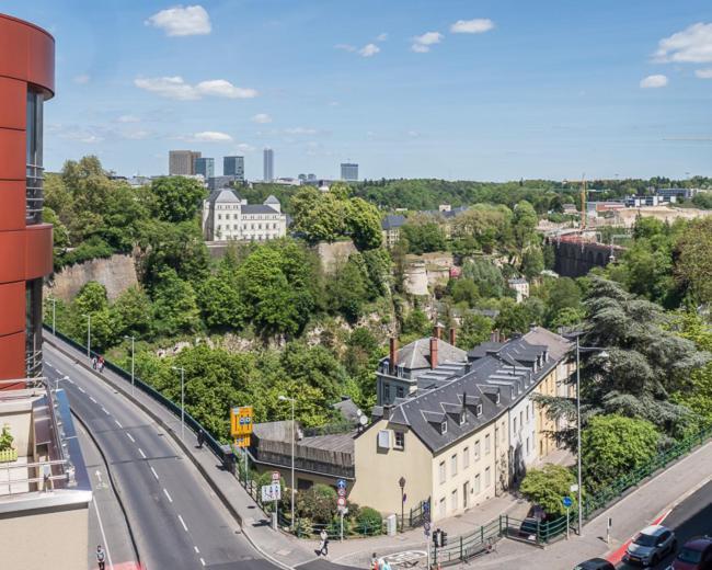 Luxury Penthouse Apartment With 3 Balconies -2 Bedrooms -Petrus View & Parking Luxemburg Exteriör bild