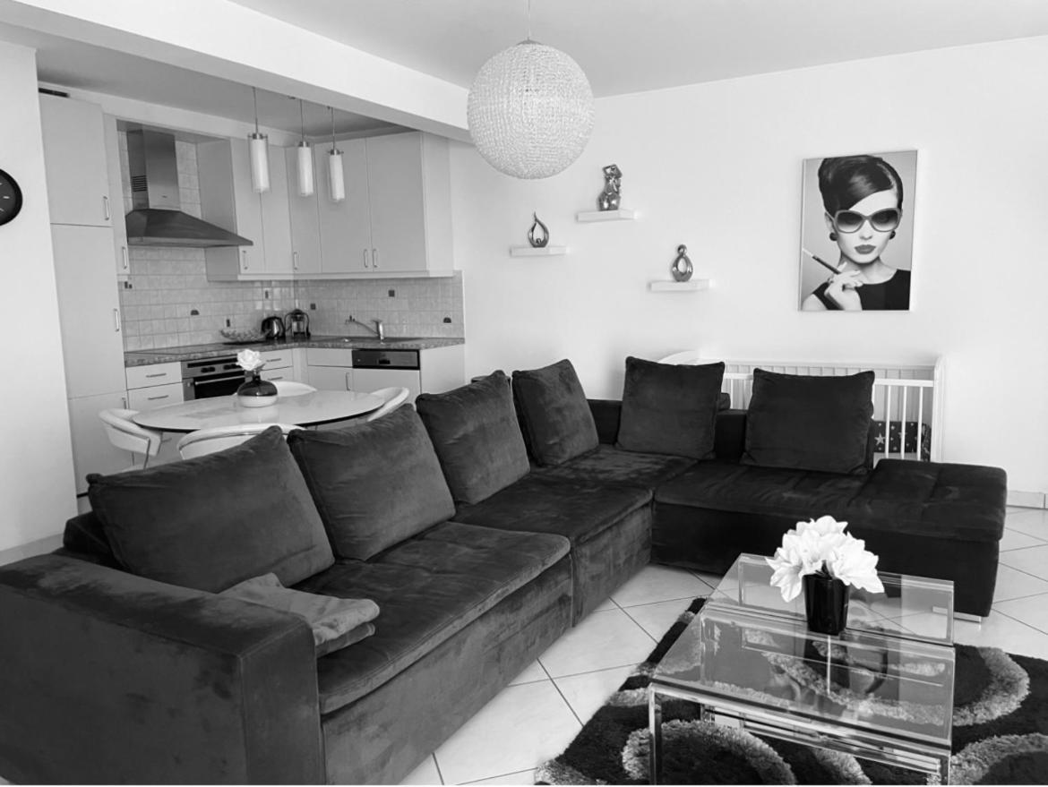 Luxury Penthouse Apartment With 3 Balconies -2 Bedrooms -Petrus View & Parking Luxemburg Exteriör bild